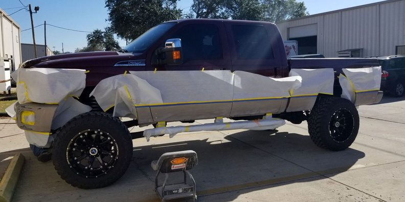 06_Ford_F250_trim_to_be_painted.jpg