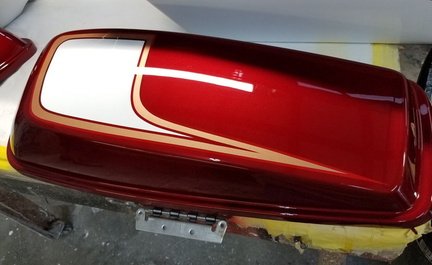Red White Pearl Two Tone Gold Red Stripes ✽