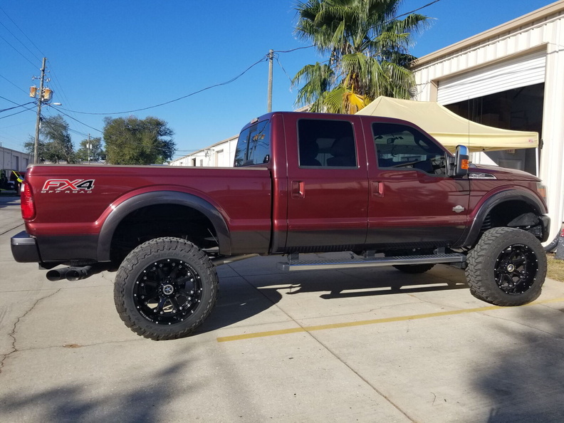 18_Ford_F250_after_painting_trim_and_flares.jpg