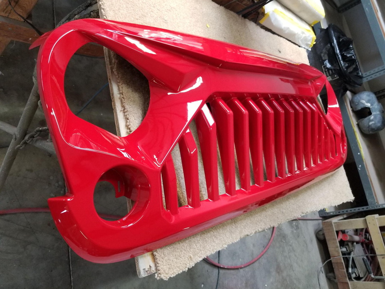 14_Jeep_Wrangler_grill_painted_red.jpg