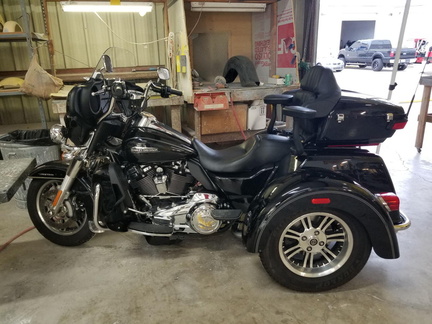 Tri-Glide BEFORE silver ghost flames painted on