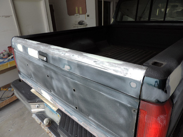 15_top_of_tailgate_stripped.jpg