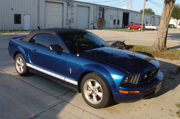 2007 Ford mustang blue paint